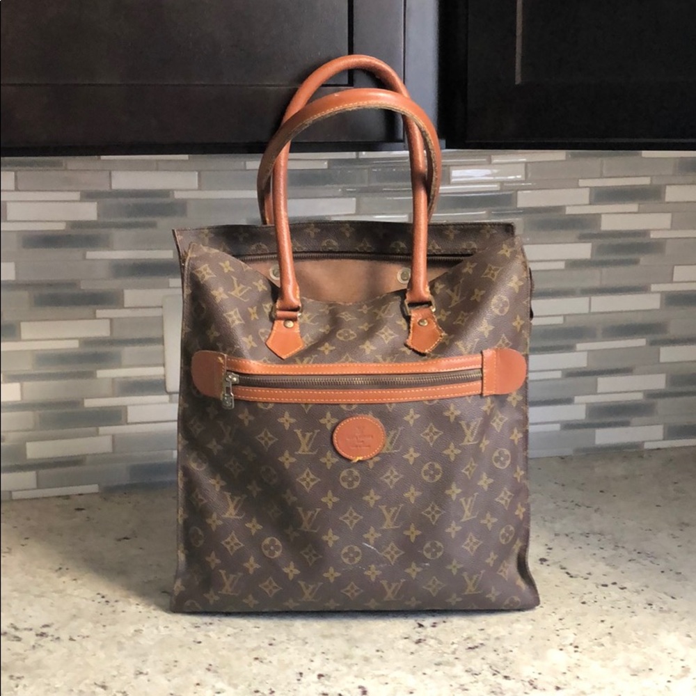 Louis Vuitton Messenger Tote